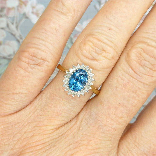 Vintage 9ct blue topaz & diamond oval cluster ring