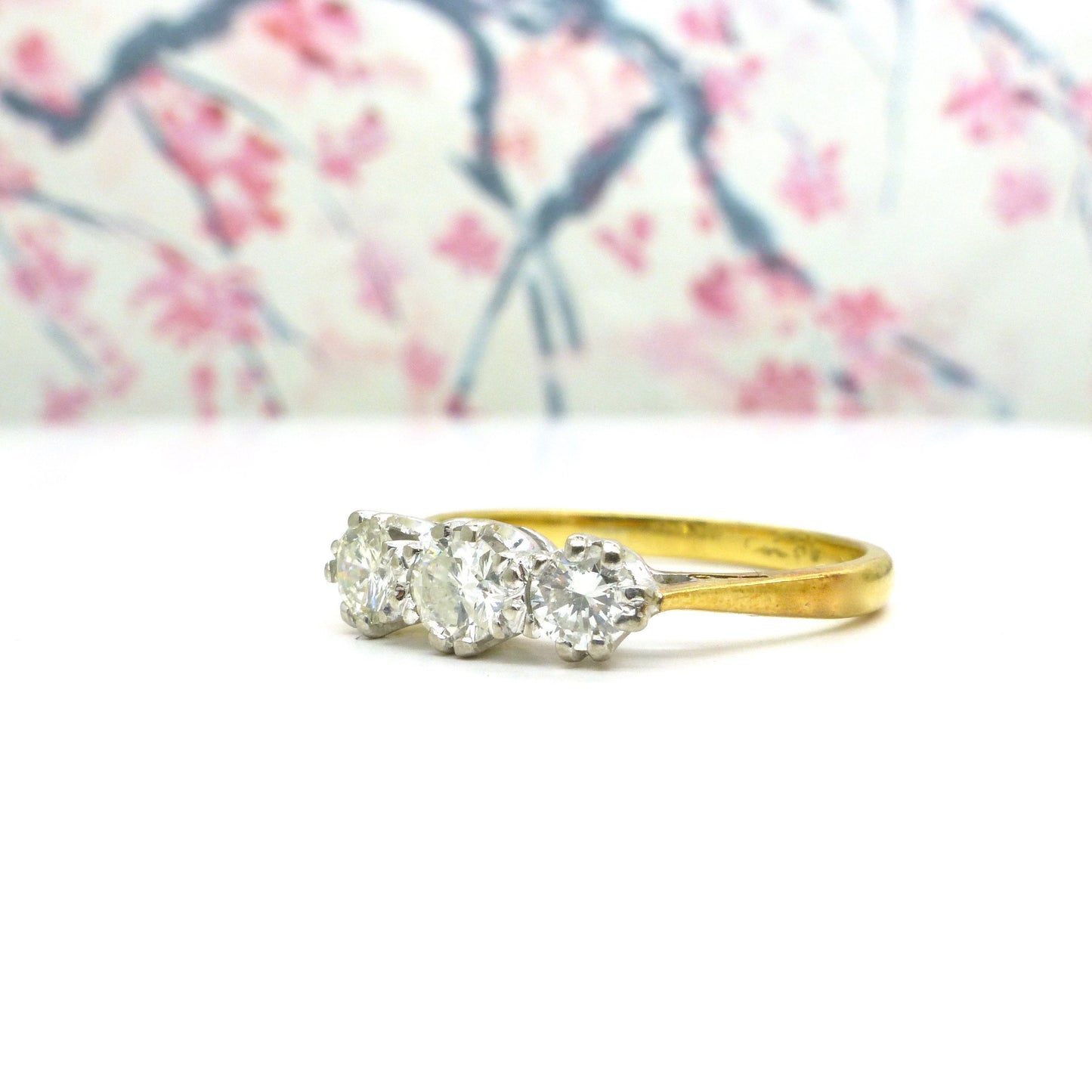 Vintage 18ct natural diamond three stone trilogy ring 0.55ct