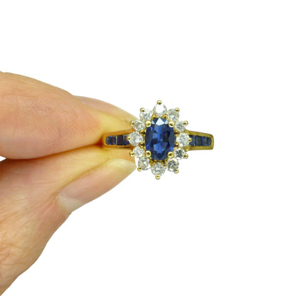 Vintage 18ct gold sapphire and diamond oval cluster ring