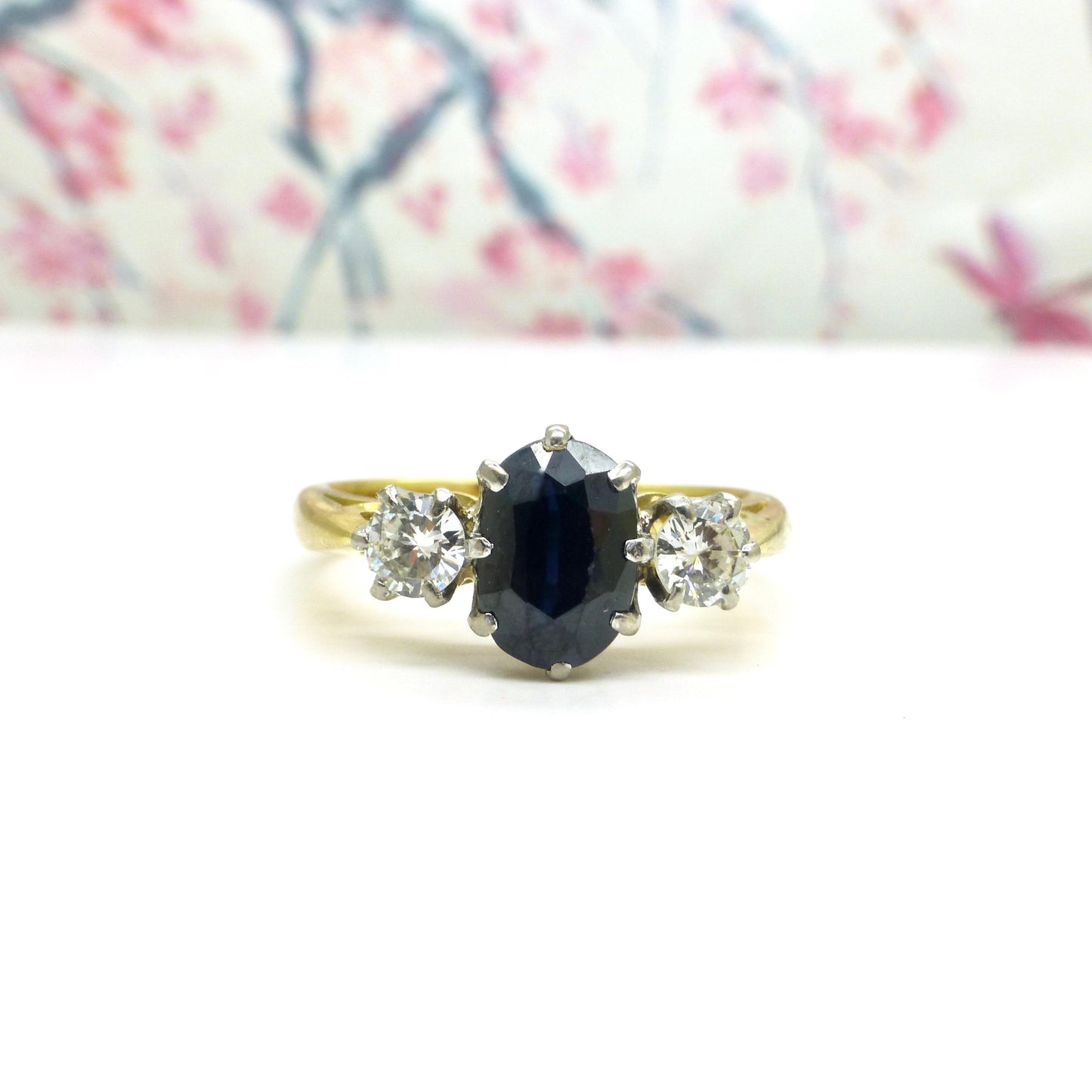 Vintage 18ct sapphire & diamond three stone trilogy ring