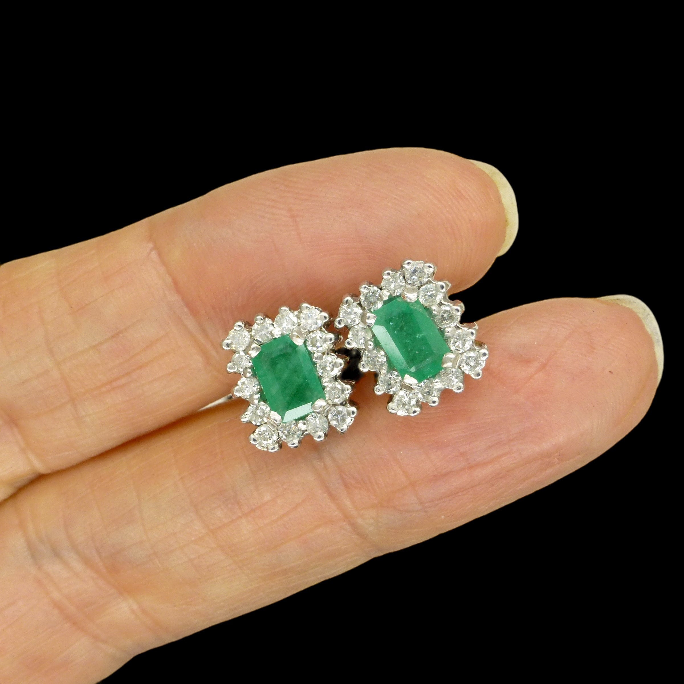 Solid store 9ct Gold Emerald cluster stud earrings with FREE Gift Box