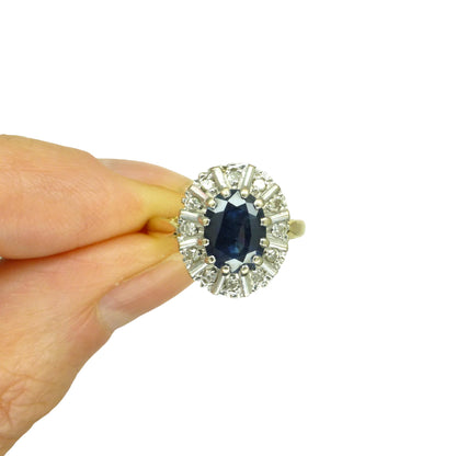 Vintage 18ct sapphire & diamond oval cluster ring dated 1975