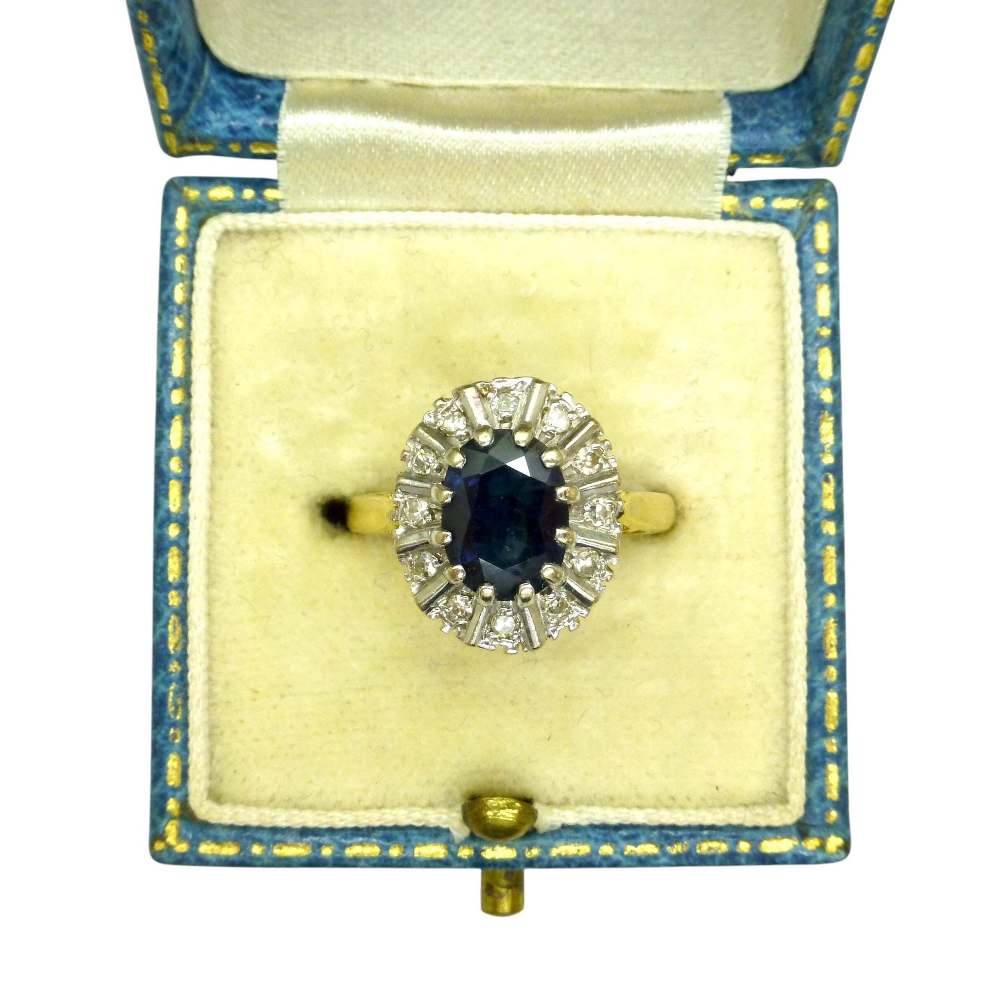 Vintage 18ct sapphire & diamond oval cluster ring dated 1975