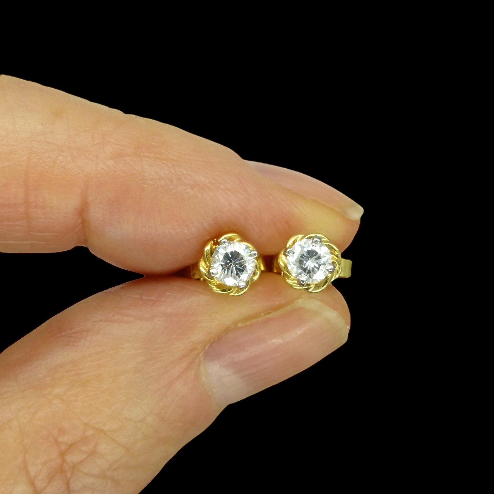 Vintage 18ct gold natural diamond solitaire stud earrings