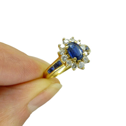 Vintage 18ct gold sapphire and diamond oval cluster ring