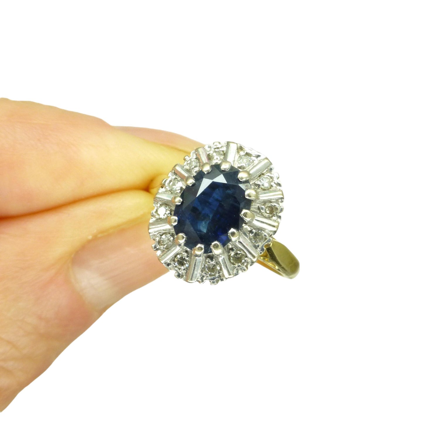 Vintage 18ct sapphire & diamond oval cluster ring dated 1975