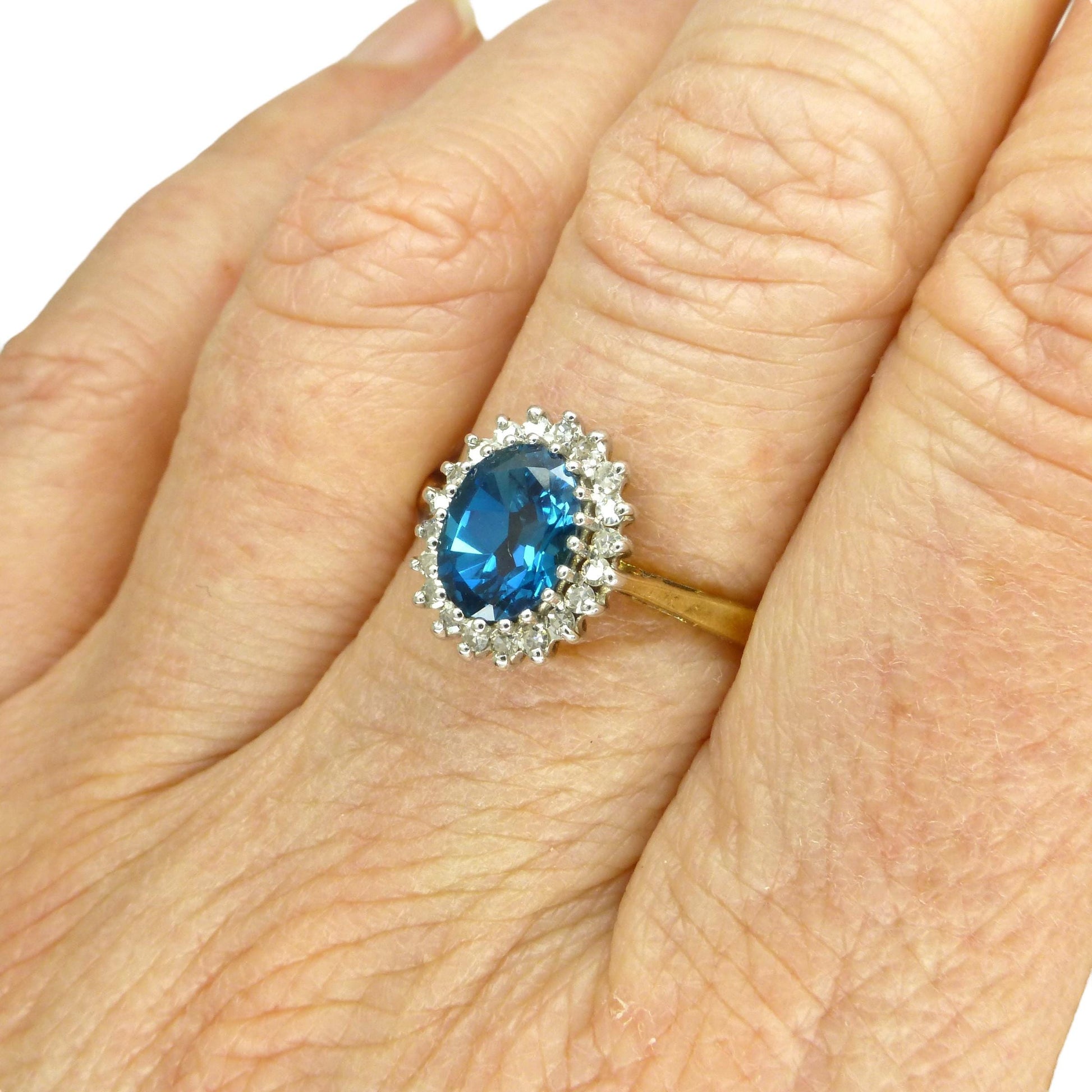 Vintage 9ct blue topaz & diamond oval cluster ring