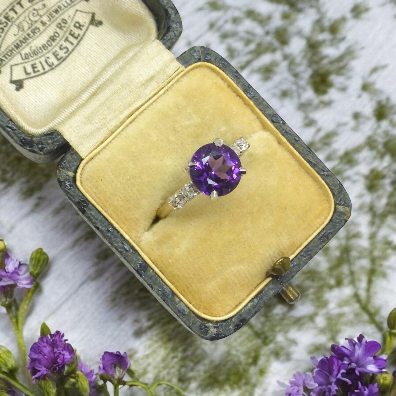 Vintage solid 18ct gold Amethyst & Diamond solitaire ring 1980's