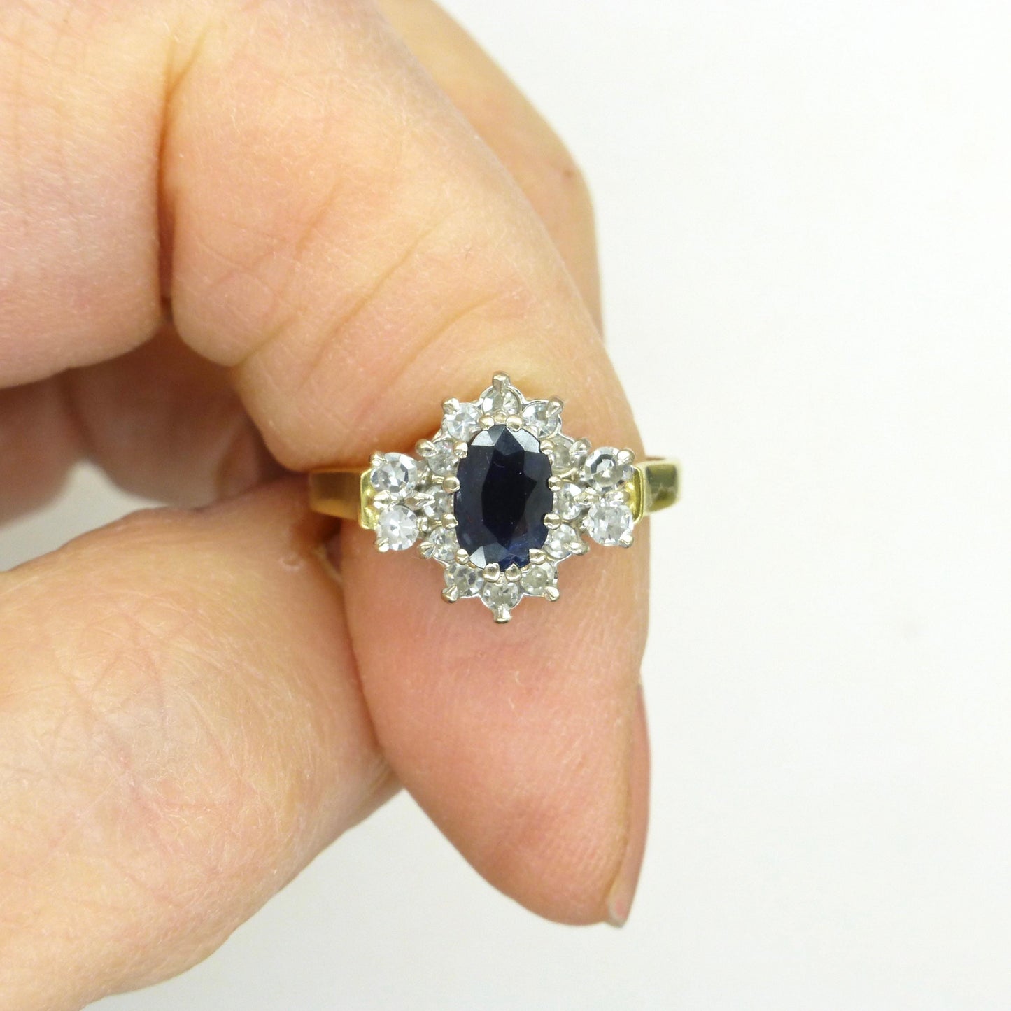 Vintage 18ct sapphire & diamond cluster ring 1980s