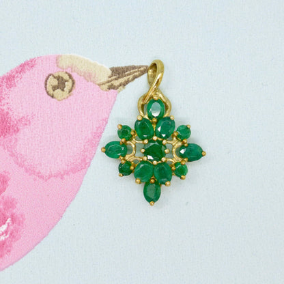 Vintage 9ct gold emerald gemstone cluster pendant